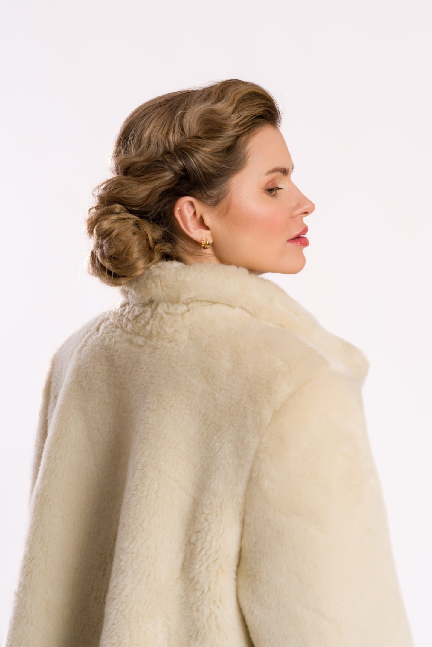 Luxurious Maxi Faux Fur Ecru Coat